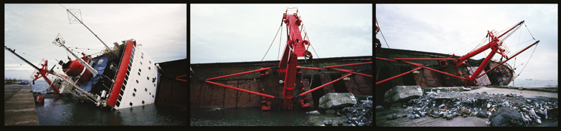 L'Oeil photographique : Shipwrek, Istanbul, série Shipwreck and Workers, Allan Sekula, 1999-2008, photographie couleur